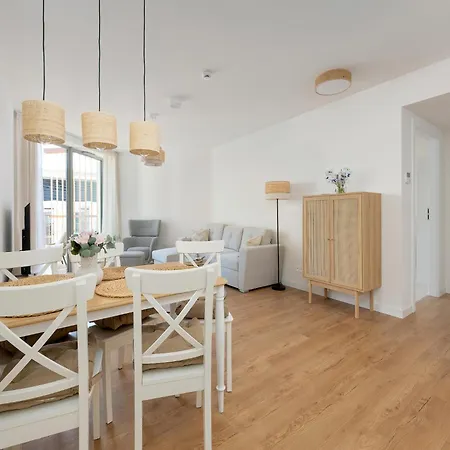 Large With Sea View, Indoor Pool Apartment *