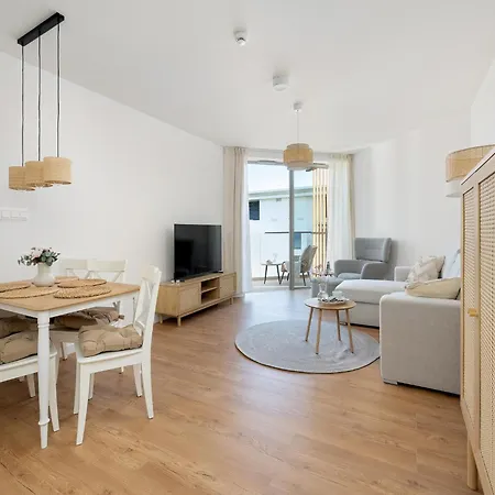 Apartment Large With Sea View, Indoor Pool Pobierowo