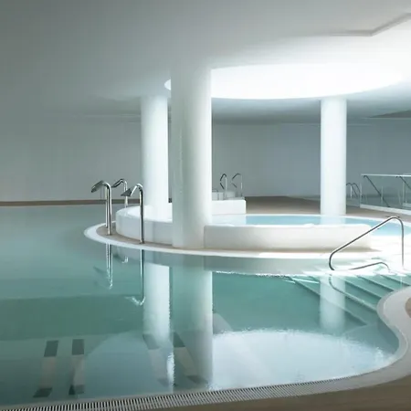 Large With Sea View, Indoor Pool Apartment *